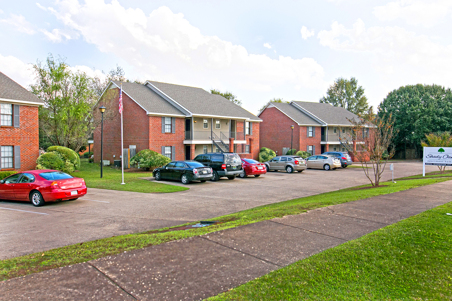 Shady Oaks The Multifamily Advisory Group at Cushman & Wakefield